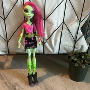 2011 Venus Mcflytrap Monster high doll🪴